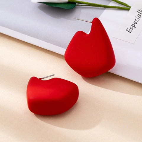 Pendientes De Botón Geométricos Rojos Mate Forma Gota Textura Esmerilada Minimalista Con Poste De Acero Inoxidable