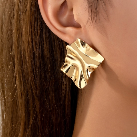 Geometrische Falten Ohrstecker Glänzend Gold Legierung Unregelmäßige Raute Vintage Moderner Stil Für Frauen Statement