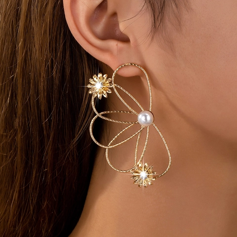Hollow Flower Stud Earrings With Faux Artificial Pearl And Rhinestones Alloy Gold Line Design Fashion Jewelry For Women