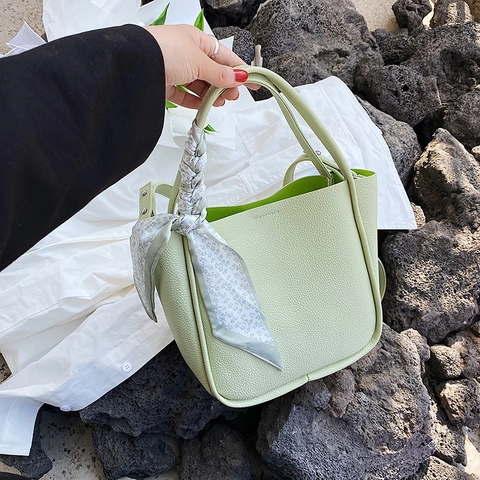 Damen PU Leder Bucket Bag Mit Litchi Muster Satinnschal Deko Handtasche Umhängetasche Minimalistisch Schick Elegant