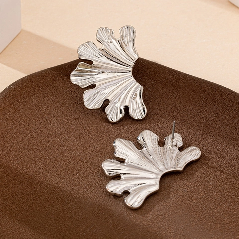 Textured Ginkgo Leaf Fan Shaped Alloy Stud Earrings Metallic Gold Plated Elegant Commuter Jewelry For Women