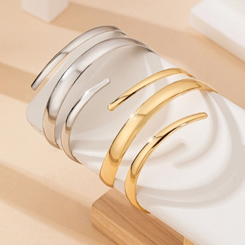 Elegante Bracciale Aperto A Spirale Minimalista Lega Di Metallo Design Goccia D Acqua Gioielli Per Donna
