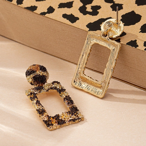 Pendientes Colgantes De Aleación Con Estampado De Leopardo Geométrico Hueco Rectangular Retro Texturizado Para Mujeres