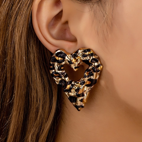 Pendientes De Botón Corazón Leopardo Retro Aleación Martillada Hueca Joyería Para Mujeres Vintage Moda