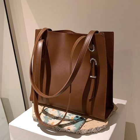 Large Capacity PU Leather Tote Bag For Women Vintage Shoulder Bag With Adjustable Strap Silver Hardware Commuter Handbag