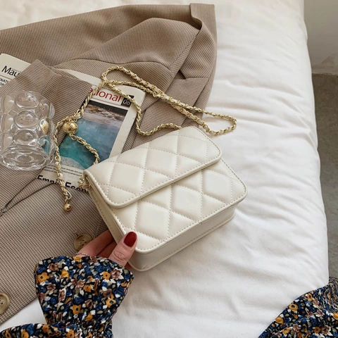 Damen Gesteppte Umhängetasche PU Leder Flap Crossbody Tasche Mit Verstellbarer Goldkugel Kettengurt Elegante Quadratische Tasche