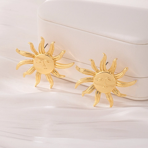 Pendientes De Botón De Sol Aleación De Zinc Color Dorado Rostro Antropomórfico Estilo Vintage Retro Para Mujeres Joyas