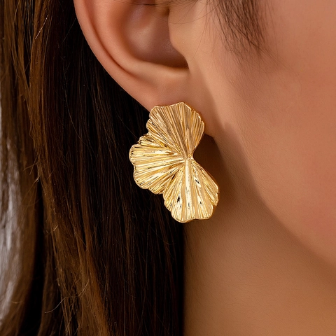 Ginkgo Blad Oorknopjes Legering Getextureerde Geplooide Waaiervorm Retro Vintage Minimalistisch Niche Sieraden Voor Dames