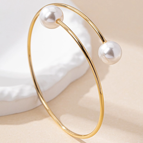 Bracciale Rigido Aperto Di Moda Lega Placcata Oro Con Doppie Künstliche Perle Sintetiche Gioielli Geometrici Minimalisti Per Donne