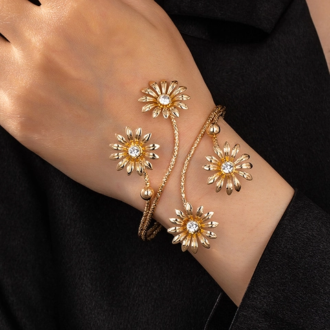 Madeliefje Bloem Open Armband Legering Verguld Strass Verstelbaar Gedraaide Touwtextuur Elegante Sieraden Voor Dames