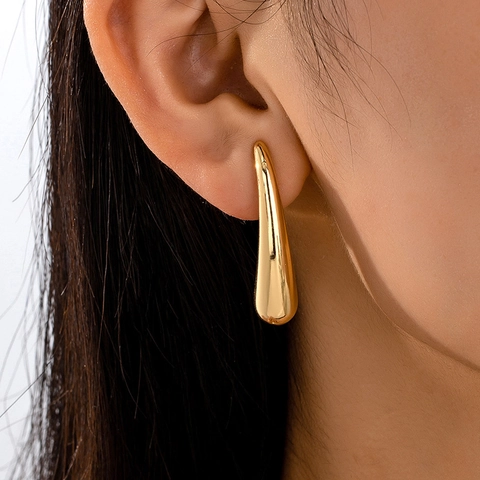 Minimalistische Hochglanz Legierung Wassertropfen Steckerohrringe Hohl Lang Vergoldet Statement Schmuck Für Damen Alltag