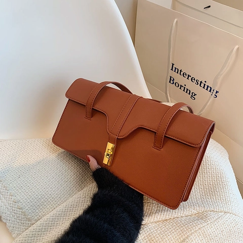 Borsa Sottobraccio Retrò In Pelle PU Borsa A Tracolla Stile Francese Grana Martellata Piccola Squadrata Chiusura Girevole Dorata Donna
