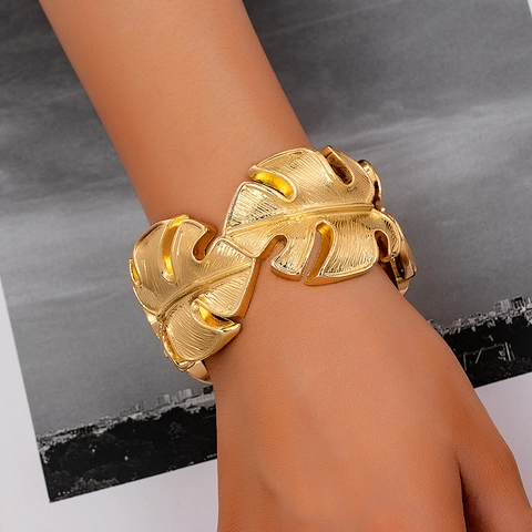Monstera Leaf Statement Cuff Bracelet Zinc Alloy Gold Brushed Texture Open Hinge Bangle Jewelry For Women Daily Wear