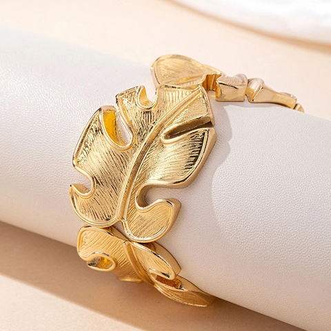 Monstera Leaf Statement Cuff Bracelet Zinc Alloy Gold Brushed Texture Open Hinge Bangle Jewelry For Women Daily Wear