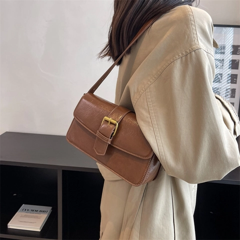 Retro Damen Unterachseltasche PU-Leder Minimalistische Klappe Umhängetasche Mit Goldener Metallschnalle