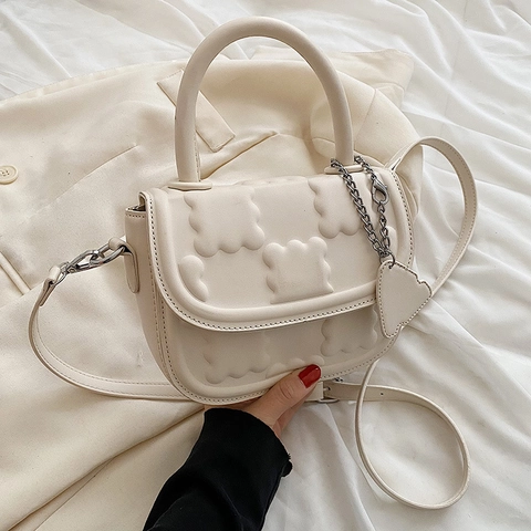 Borsa A Tracolla Donna Pelle PU Orso Biscotto Goffrato Patta Catena Di Metallo Ciondolo Cuore Moda Borsa Versatile