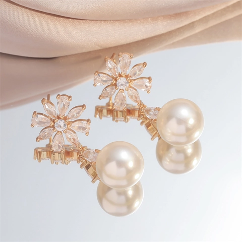 Orecchini Pendenti Con Perla Artificial E Fiore Di Margherita Zirconia Rame Elegante Temperamento Gioielli Da Donna