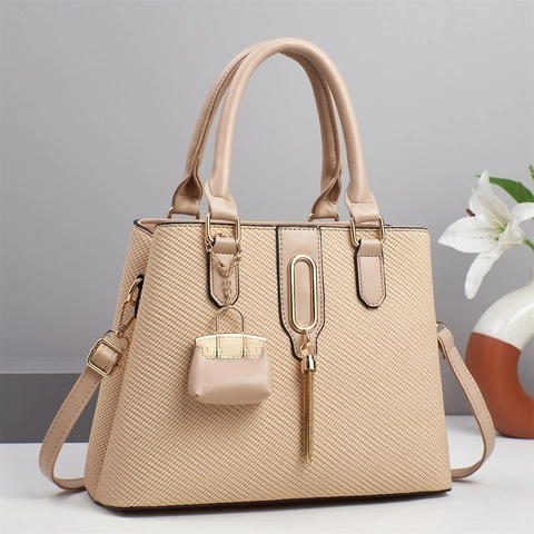 Borsa A Mano In Pelle PU Intrecciata Elegante Tracolla Rimovibile Anello Dorato Nappa Di Moda Borsa Tote Per Donna