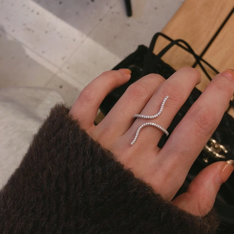 Brass Wave Twisting Open Ring Verstellbar Mikropave Zirkon Elegant Mode Schmuck Für Damen Gold Silber Farbtöne