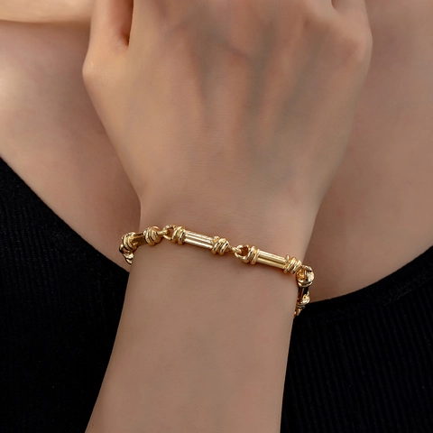 Elegantes Vergoldetes Legierungsarmband Mit Bambussegmenten Und Gedrehten Seilringen Minimalistischer Schmuck