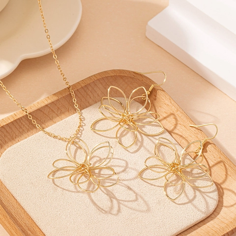 Collana E Orecchini Eleganti Fiore Cavo Lega Placcata Oro Per Donne Moda Stile Minimalista Boho