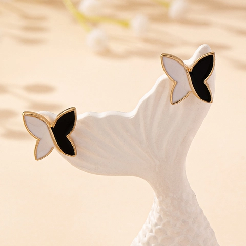 Butterfly Stud Earrings Alloy Enamel Black White Color Block Gold Edged Fashion Jewelry For Women Elegant Minimalist