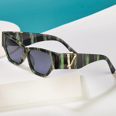 Vintage Katzenaugen Sonnenbrille Dicke Eckige Rahmen Polycarbonat Metall Relief Dekor Damen Mode Reise