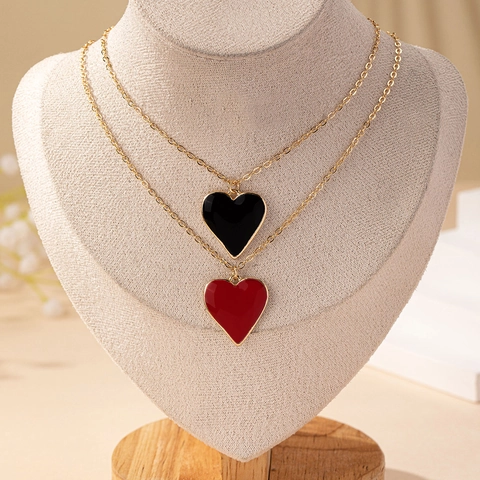 Heart Pendant Necklace Alloy Gold Plated Drip Oil Enamel Fashion Elegant Minimalist Jewelry For Women