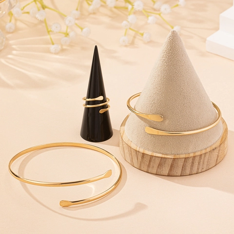 Ensemble De Bijoux En Alliage Doré Minimaliste Bracelet Jonc Ouvert Bracelet De Bras Et Bague Pour Femmes Style Élégant Géométrique