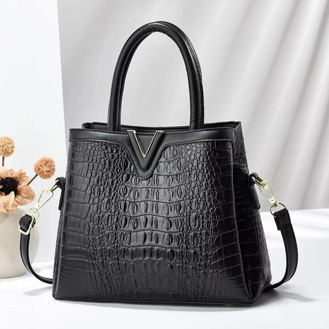 Women Crocodile Pattern PU Leather Handbag With Gold V Metal Hardware Elegant Large Capacity Commute Shoulder Bag