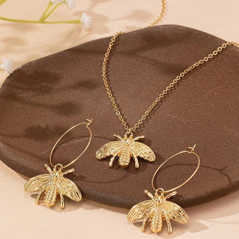 Fashion Bee Alloy Gold Color Animal Pendant Necklace And Hoop Earrings For Women Trendy Style