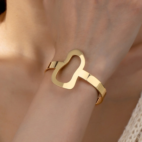 Vergulde IJzeren Open Armband Minimalistisch Onregelmatig Hol Ontwerp Geometrische Mode-Sieraden Voor Dames
