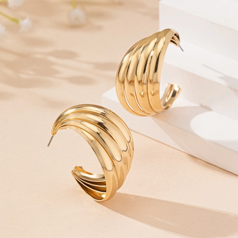 Boucles D'oreilles Puces Dorées En Forme De C Pour Femmes Design Superposé Multi-Couches Avec Tige En Argent Minimaliste