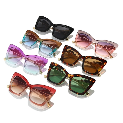 Occhiali Da Sole Cat Eye Oversize Donna UV400 Lenti PC Montura Plastica Metallo Con Decorazione A Cuore Retro