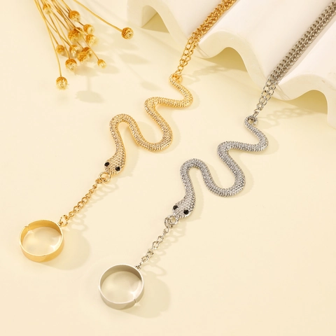 Gothic Punk Snake Hand Chain With Ring Gold Silver Color Alloy Rhinestone Eye Finger Hand Harness Chain Bracelet Women
