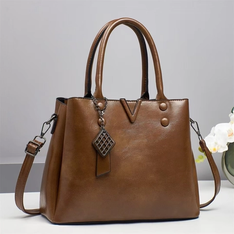 Women PU Leather Handbag Vintage V Metal Decor Crossbody Shoulder Bag Large Capacity Top Handle Elegant