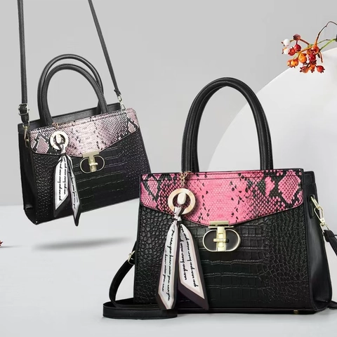 Sac À Main En Cuir PU Motif Crocodile Avec Patchwork Imprimé Serpent Ferrures Dorées Décor Écharpe En Satin Sac Bandoulière Tendance Femme
