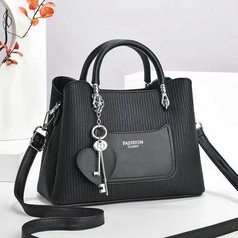 Women Handbag PU Leather Vertical Pleated Texture Shoulder Crossbody Bag Large Capacity With Heart Key Charm Solid Color