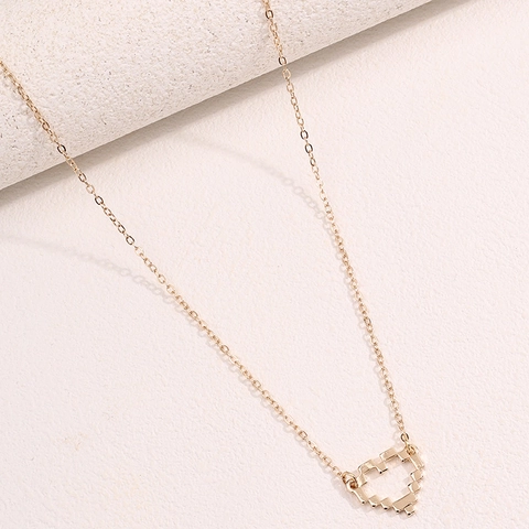 Collar Con Colgante De Corazón De Píxel Aleación Chapada En Oro Hueco Estilo Juego Digital Retro Joyería