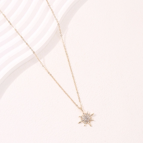 Eight Pointed Star Pendant Necklace Alloy Rhinestone Starburst Shining Jewelry Elegant Fashion For Women