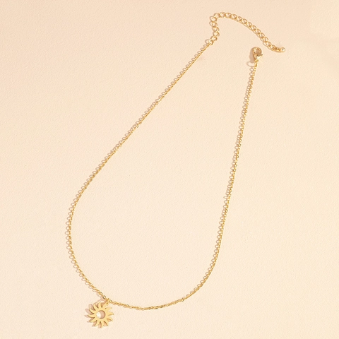 Sun Pendant Necklace Hollow Out Alloy Polished Minimalist Gold Jewelry For Women Fashion Aesthetic Delicate Clavicle Chain