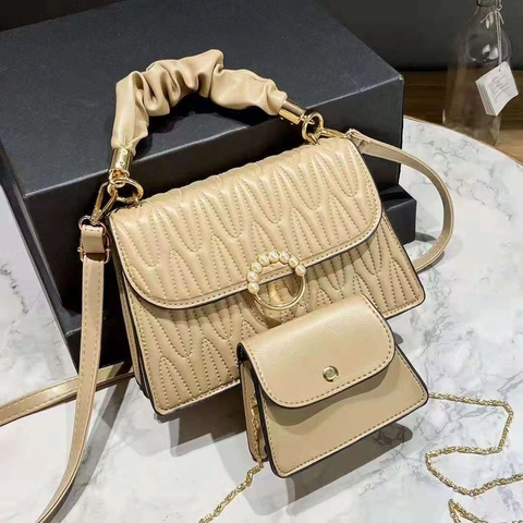 Bolso De Mano De Cuero PU Acolchado Matelassé Y Mini Bolso De Cadena Con Hebilla De Perla Artificial Asa Con Volantes Para Mujeres