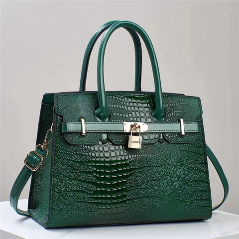 Women Crocodile Embossed Handbag PU Leather Lizard Pattern Large Capacity Shoulder Bag With Metallic Lock And Detachable Strap