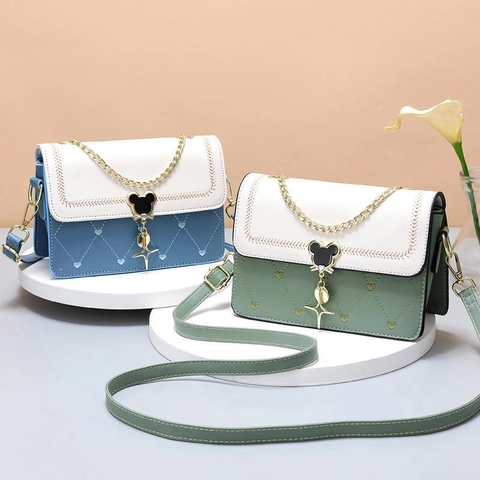 Women Crossbody Bag PU Leather Heart Quilted Contrast Color Fashion Metal Chain Sweet Flap Small Square Shoulder Bag