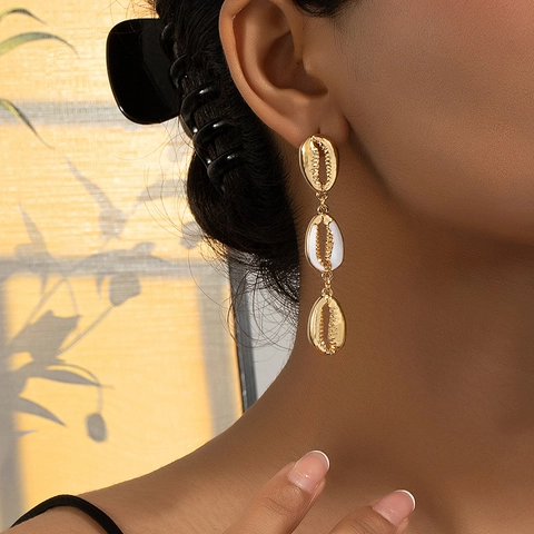 Muschel Ohrhänger Gold Plated Legierung Sommer Strand Retro Dangle Conch Schmuck Für Frauen Mit Weißem Emaille
