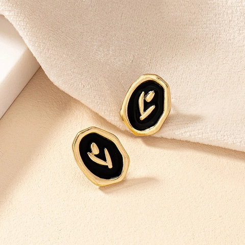 French Vintage Rose Enamel Stud Earrings Irregular Oval Alloy Geometric Flower Jewelry For Women Elegant
