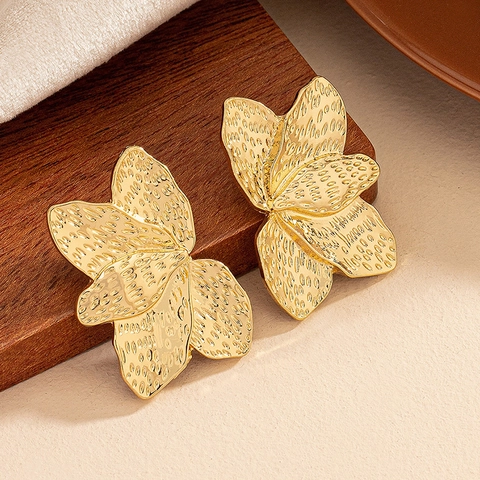 Gold Flower Petal Earrings For Women Zinc Alloy Hammered Texture Layered Design Asymmetrical Trendy Elegant Jewelry
