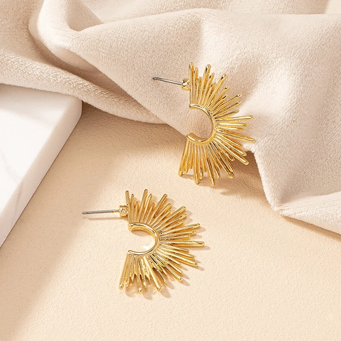 Pendientes De Botón Sunburst Aleación Forma De Sol Medio Círculo Con Poste De Plata Para Mujeres Joyería Geométrica