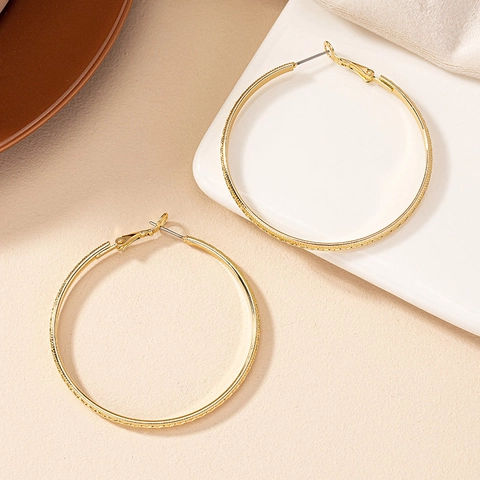 Getextureerde Gouden Creolen Grote Ronde Geometrische Metalen Retro Statement Mode Sieraden Voor Dames Elegant Accessoire