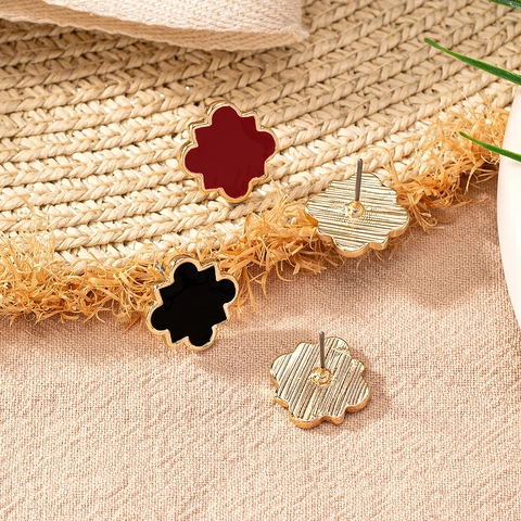 Geometric Flower Stud Earrings Zinc Alloy Enamel Drip Oil French Retro Style Gold Edged Versatile Accessories For Women